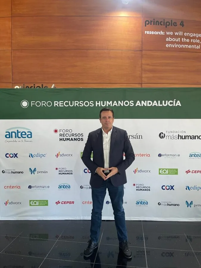 Ignacio Campoy en el Foro de Recursos Humanos de Andalucía | Metaliderazgo Ignacio Campoy en el escenario del Foro de Recursos Humanos de Andalucía
