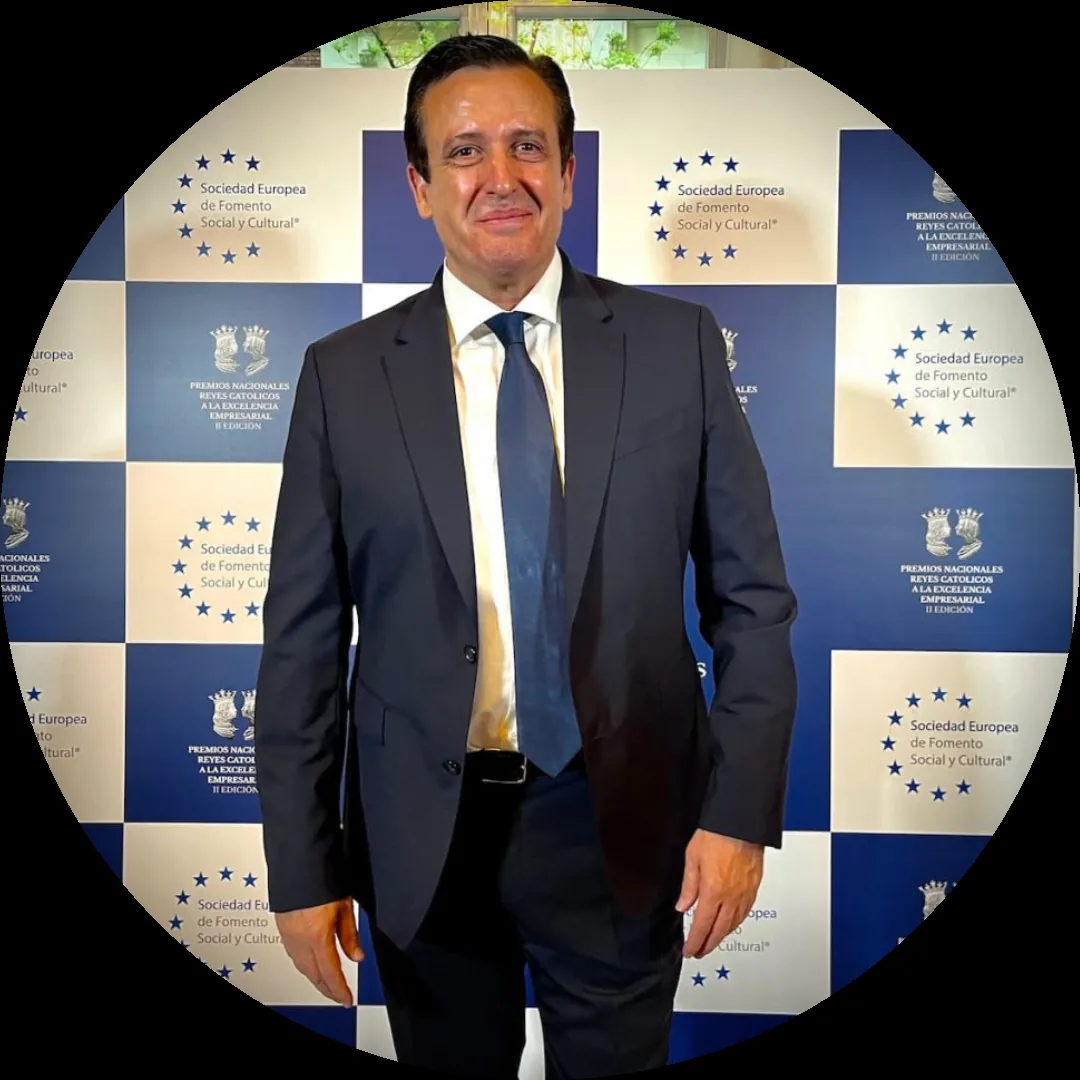 Ignacio Campoy ante el panel de la Sociedad Europea de Fomento Social y Cultural, Premio Nacional Reyes Católicos